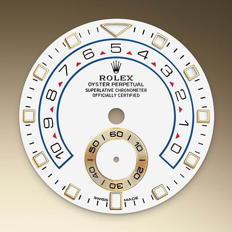 Yacht-Master M116688-0002 - Lo Yacht‑Master II è ora dotato di un nuovo quadrante e delle nuove lancette caratteristiche degli orologi Professionali di Rolex, che migliorano la leggibilità e conferiscono una maggiore dinamica all’estetica di questo modello. Il nuovo quadrante prevede un indice a forma di triangolo a ore 12 e un rettangolo a ore 6 per facilitare l’orientamento della lettura. La lancetta delle ore si distingue chiaramente da quella dei minuti grazie a un dischetto luminescente. Il conto alla rovescia dello Yacht‑Master II è programmabile da 1 a 10 minuti. La programmazione è memorizzata meccanicamente e ciò consente, in fase di reinizializzazione del conto alla rovescia, di tornare alla durata programmata inizialmente. Una volta innescato, il conto alla rovescia può essere sincronizzato “al volo” per corrispondere precisamente al conteggio ufficiale. | L'Angolo delle Ore