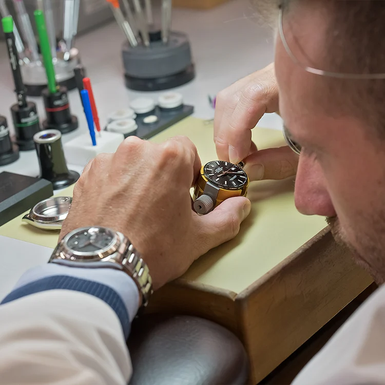 L'Angolo delle Ore - Rivenditore autorizzato Rolex Novara