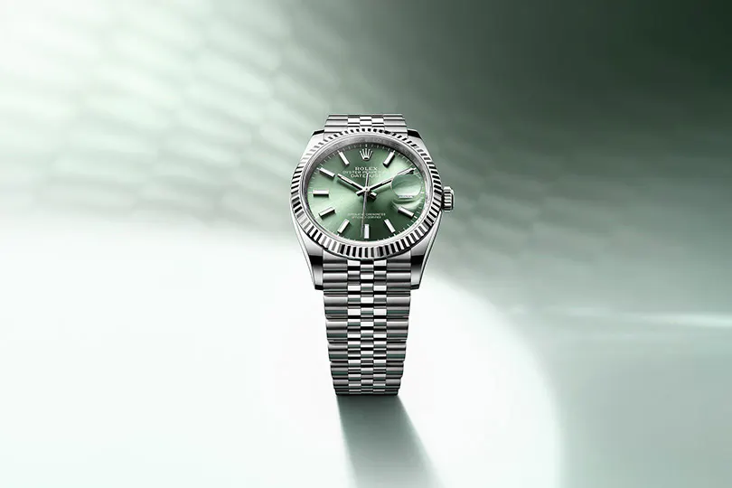 Scopri Rolex Datejust presso L'Angolo delle Ore, rivenditore Autorizzato Rolex a Novara