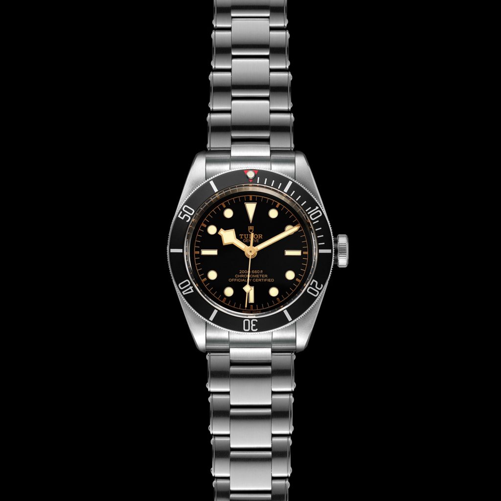 M79230N-0009_06_front_facing_black