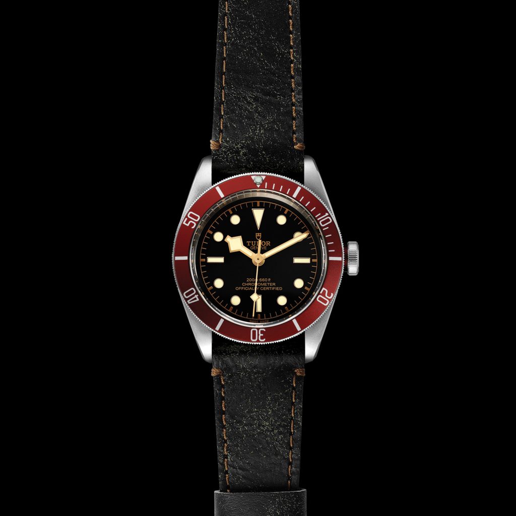 M79230R-0011_06_front_facing_black